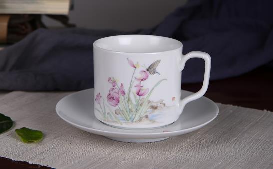 釉上彩杯能装冷水吗？安全使用引热议