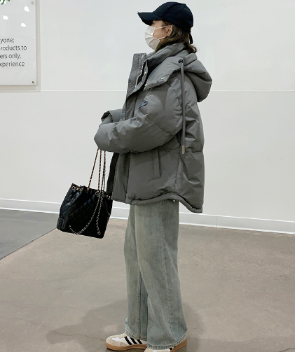 羽绒服绒子含量越高越好吗?如何挑选保暖又舒适的羽绒服?