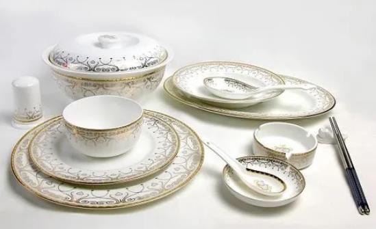 釉上彩餐具可以放蒸锅加热吗？安全使用有隐患吗