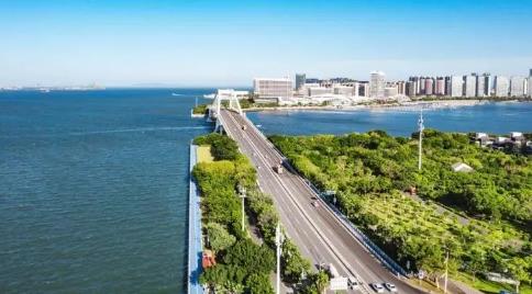 2025年厦门4月热吗?五一去穿什么合适