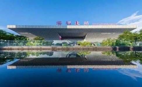 深圳2025年四月还冷吗?气温如何穿衣指南