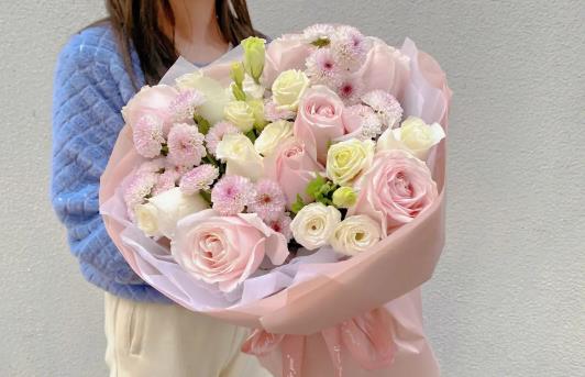 三八妇女节送康乃馨合适吗?康乃馨花语是什么