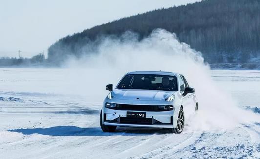 下雪天开车看不清线会判压线吗？雪天压线违章如何认定？