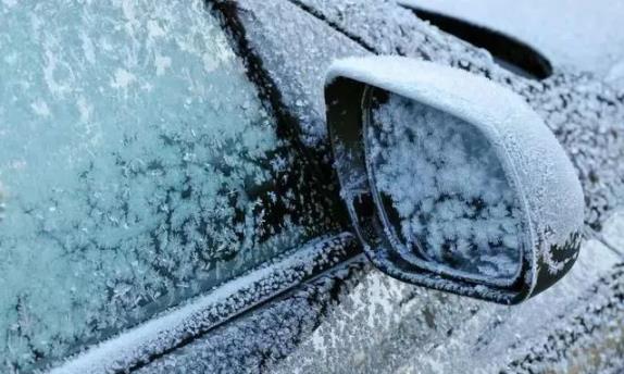 车窗结冰开外循环还是内循环？如何快速除冰？