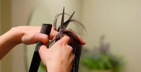 2025正月初九能剪发吗？龙抬头理发吉日怎么选