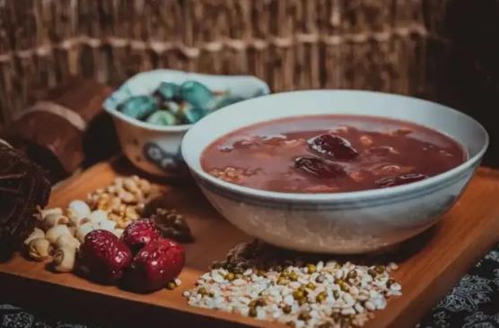 腊八粥补气血吗？哪些人不宜喝腊八粥