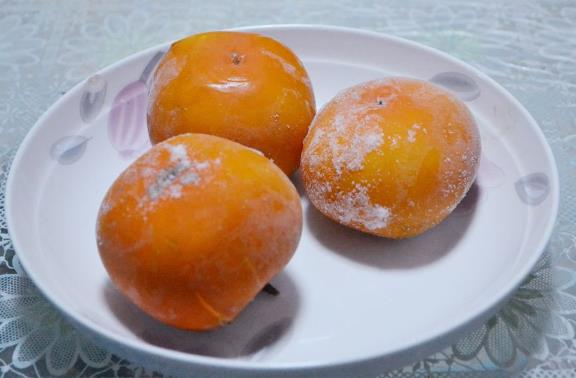 冻柿子螃蟹同食会怎样？中毒腹泻是真的吗