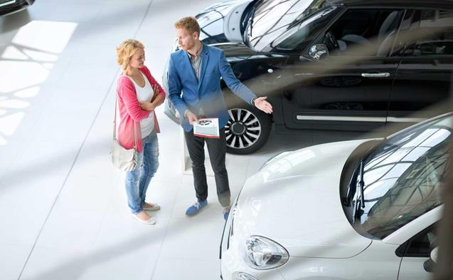 2025年买燃油车还是新能源车?电池安全吗