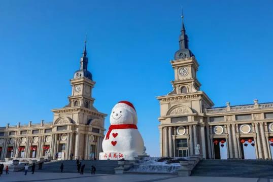 哈尔滨冬天穿羊毛大衣冷吗？如何保暖又时尚