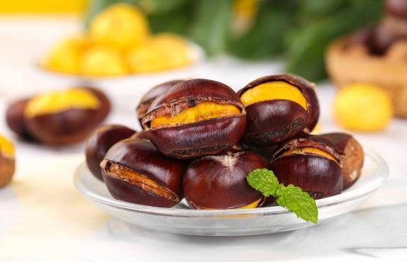 板栗和螃蟹一起吃会中毒?相克食物真相如何