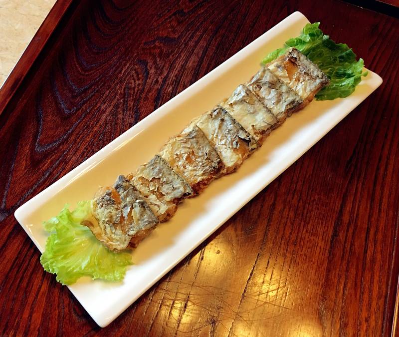 酥炸舌板鱼做法秘诀：外酥里嫩，配料全公开