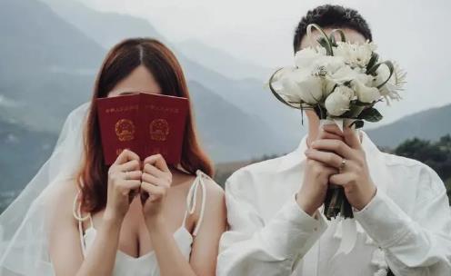 2025南小年结婚好吗？腊月二十四婚嫁宜忌