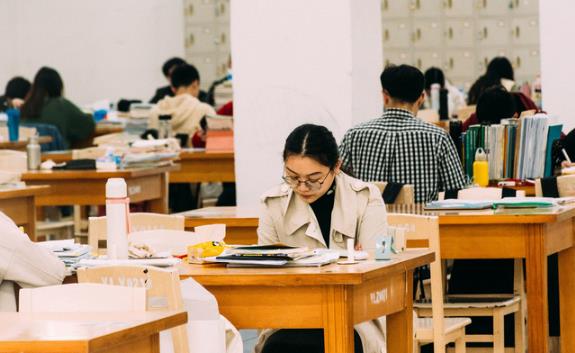 2025考研人数下降多少?为何引发社会关注