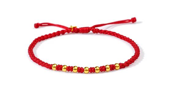 2025本命年能戴黄金吗?属牛人运势如何