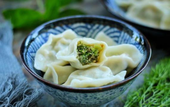 冬至饺子没煮熟能吃吗？半生不熟危害大吗