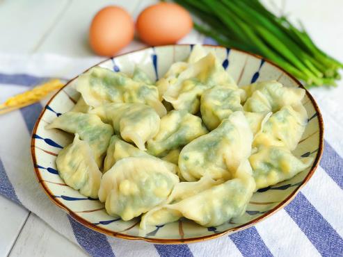 冬至饺子没煮熟能吃吗?半生不熟危害大吗