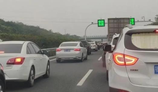 2025年元旦上高速几点不堵?如何错峰出行避拥堵