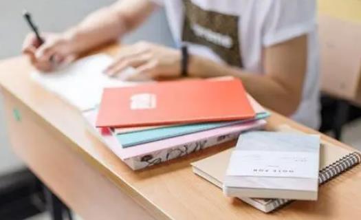 2025高中寒假何时开始?放假安排会调整吗