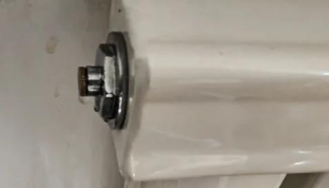 暖气放水两小时不热正常吗?如何快速升温