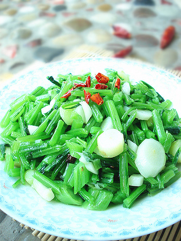 凉拌红薯梗的正确做法，爽口开胃又好吃