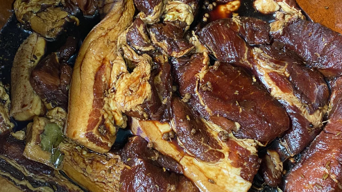 猪肉放酱油泡两天比腊肉香正常吗？如何制作更美味