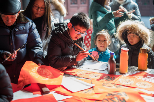 2025春节放假从年初一开始吗?如何调休拼长假