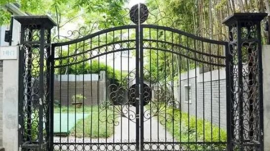 2025年2月13日安门大吉吗?宜安门乔迁吗