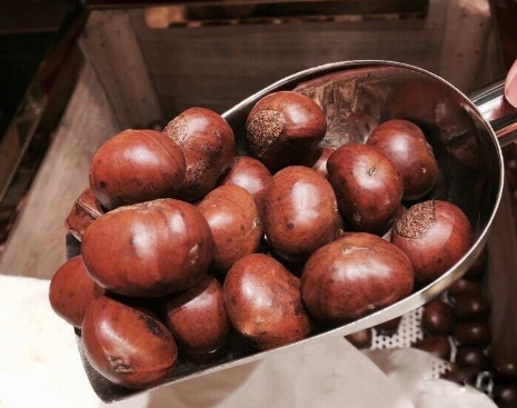 凉板栗吃了有什么坏处?吃多会发胖吗