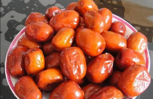 醉枣为何变红？如何自制醉枣成热点