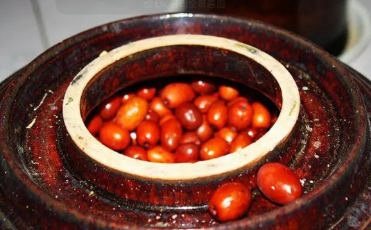 醉枣为何变红?如何自制醉枣成热点