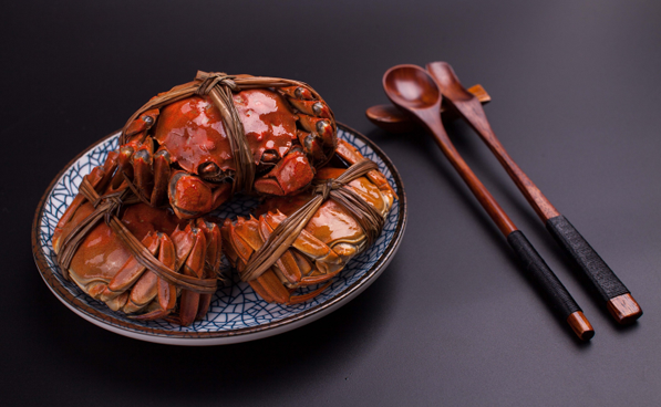 螃蟹和橙子同吃等于砒霜吗？真相是什么