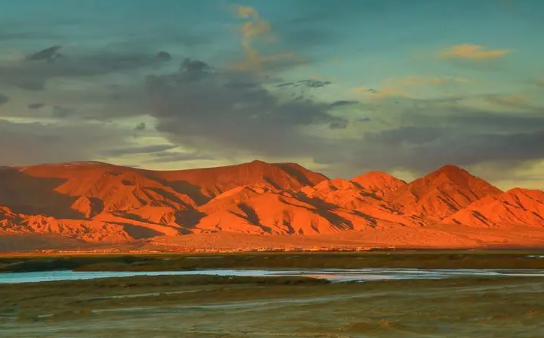 2025年国庆去西北大环线合适吗？人多吗