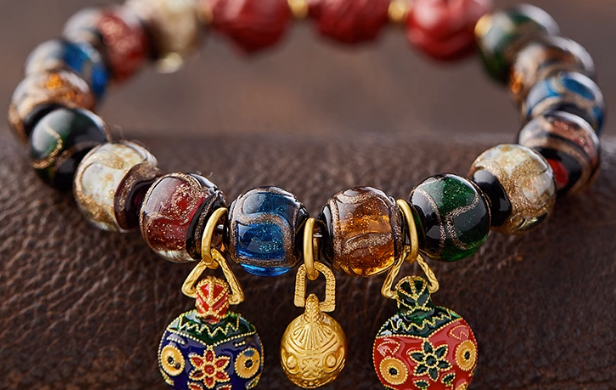 十八籽戴左手还是右手？佩戴禁忌与讲究解析