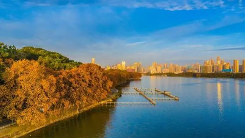 2025武汉国庆酒店怎么订便宜？提前多久预订省钱