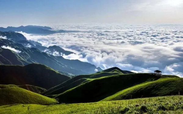 武功山索道后走哪边？徒步路线哪个更热门