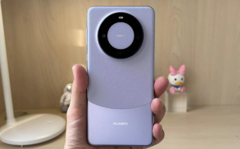 华为mate60pro屏幕大不大?尺寸体验如何