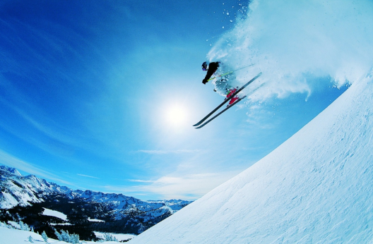 滑雪护目镜戴里面还是外面?如何正确佩戴更安全