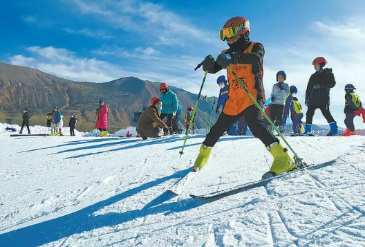 滑雪可以戴墨镜吗?墨镜和雪镜哪个好