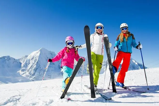 滑雪内八字还是外八字能停下来?滑雪刹车技巧哪个更安全