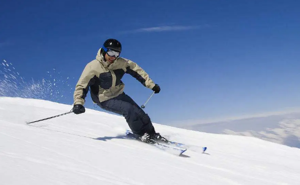 滑雪重心向前还是向后？如何保持平衡更安全