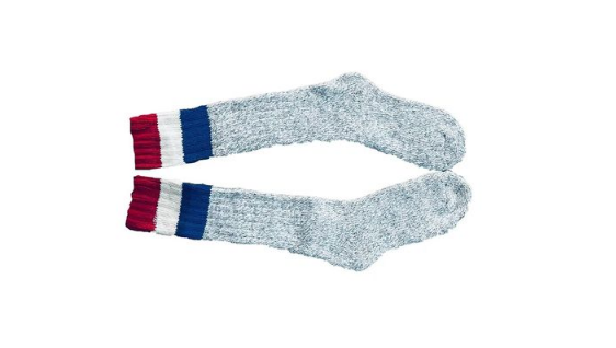 滑雪要穿厚袜子吗?如何选择滑雪袜保暖防磨