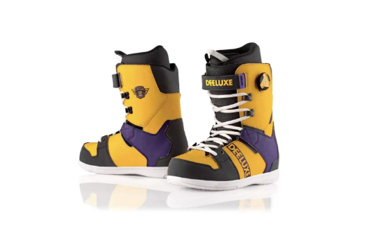 滑雪鞋是套在自己的鞋外面吗？如何正确穿滑雪鞋