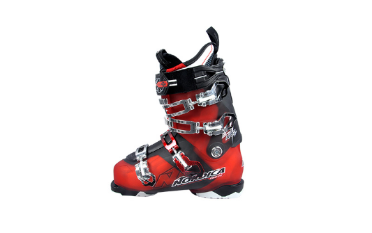 滑雪鞋是套在自己的鞋外面吗?如何正确穿滑雪鞋