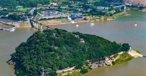 2025年重庆10月湿气重吗?如何应对潮湿天气