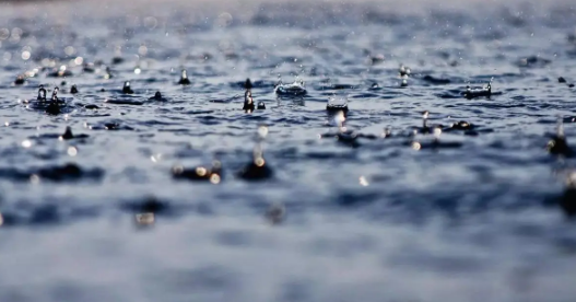 2025年10月重庆多雨吗？雨天出行如何应对