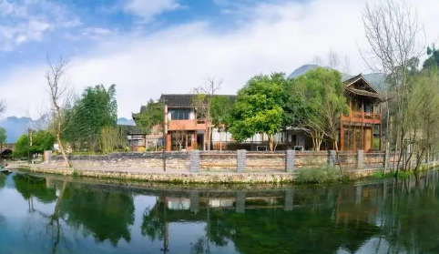 2025年贵州9月天气冷吗?秋季旅游穿什么