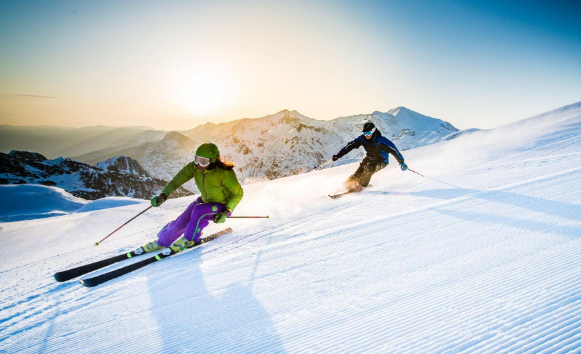 滑雪服里面穿什么衣服最合适?速干衣怎么选