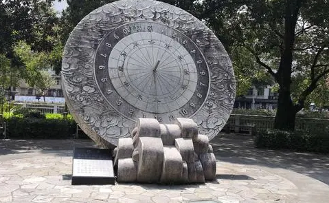 2025年是寡妇年吗真的假的?无春年不宜结婚吗