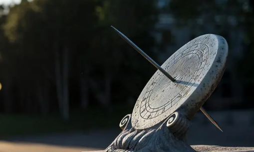 2025年是寡妇年吗真的假的?无春年不宜结婚吗