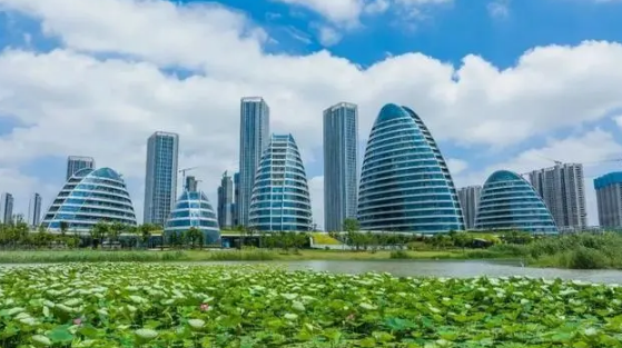 2025年武汉天气几月份开始冷?秋季降温何时来临